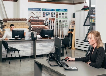 Шоурум компании СтройМаркет Запрудня 6